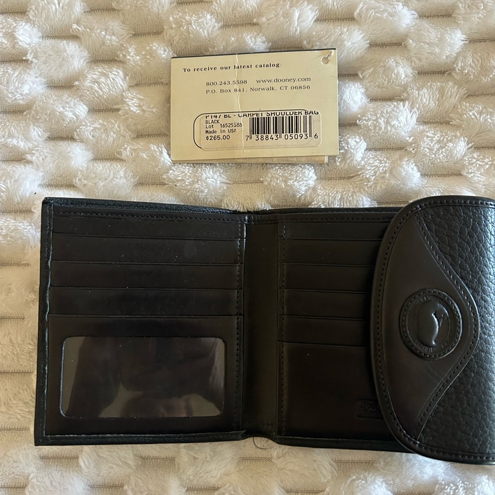 Vintage women's Dooney & Bourke Black Leather wallet - Picture 5 of 5